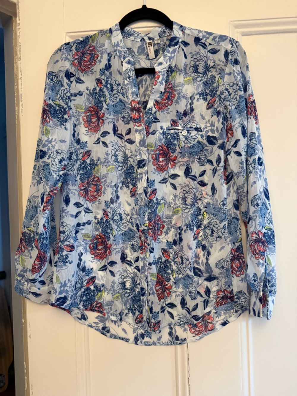 Kut from the Kloth Blue and Navy Floral Button-Up